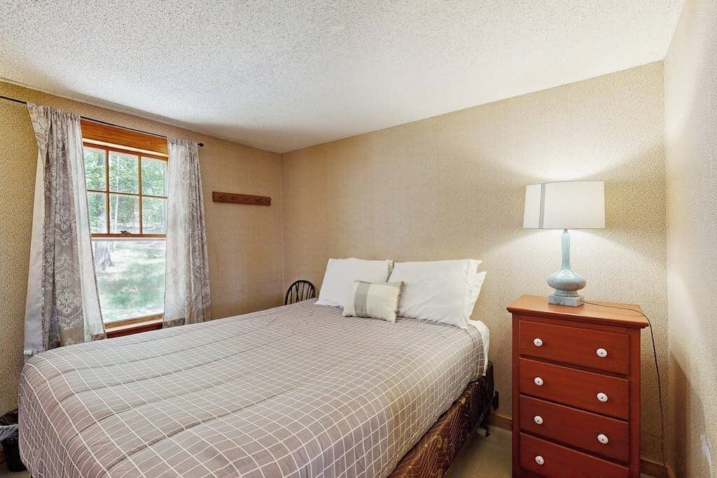 Photo of Bedroom in Freedom