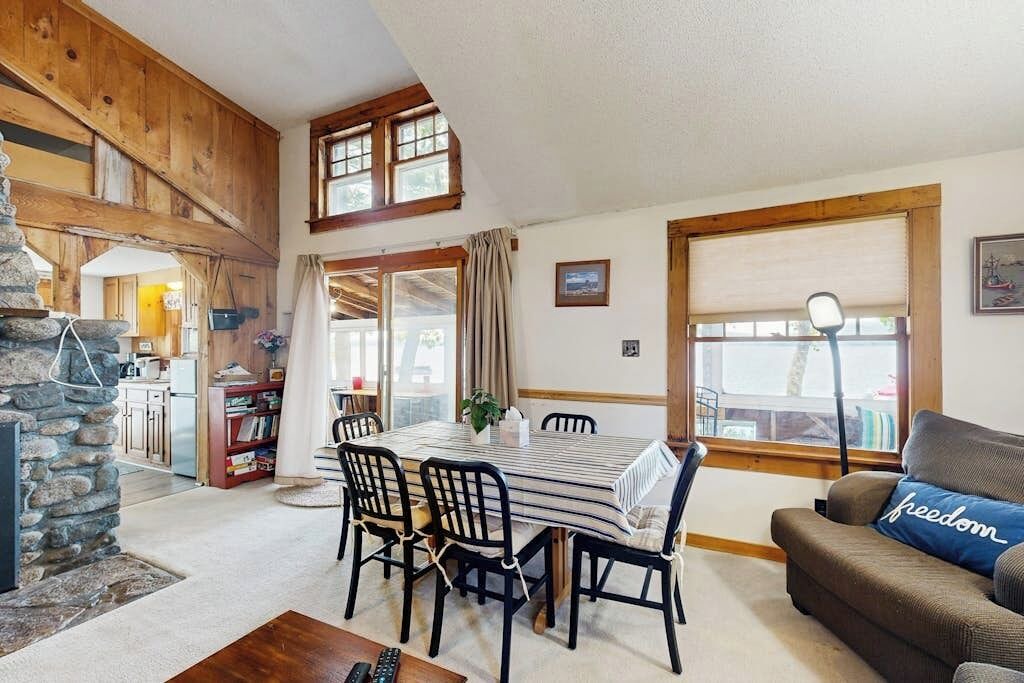 Photo of Livingroom in Freedom