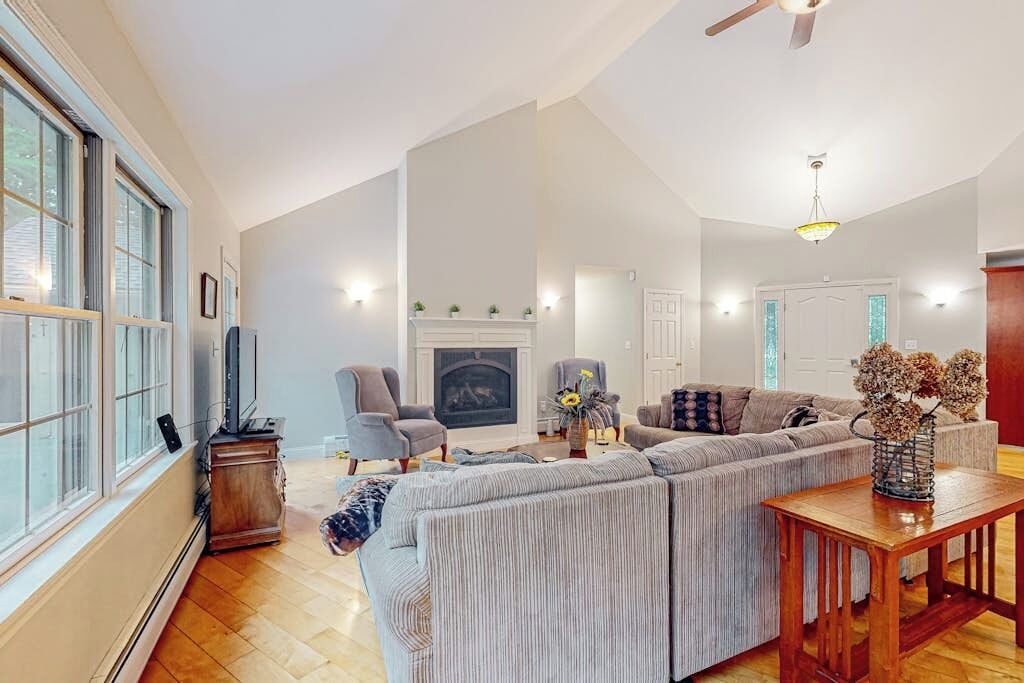 Photo of Livingroom in Raymond