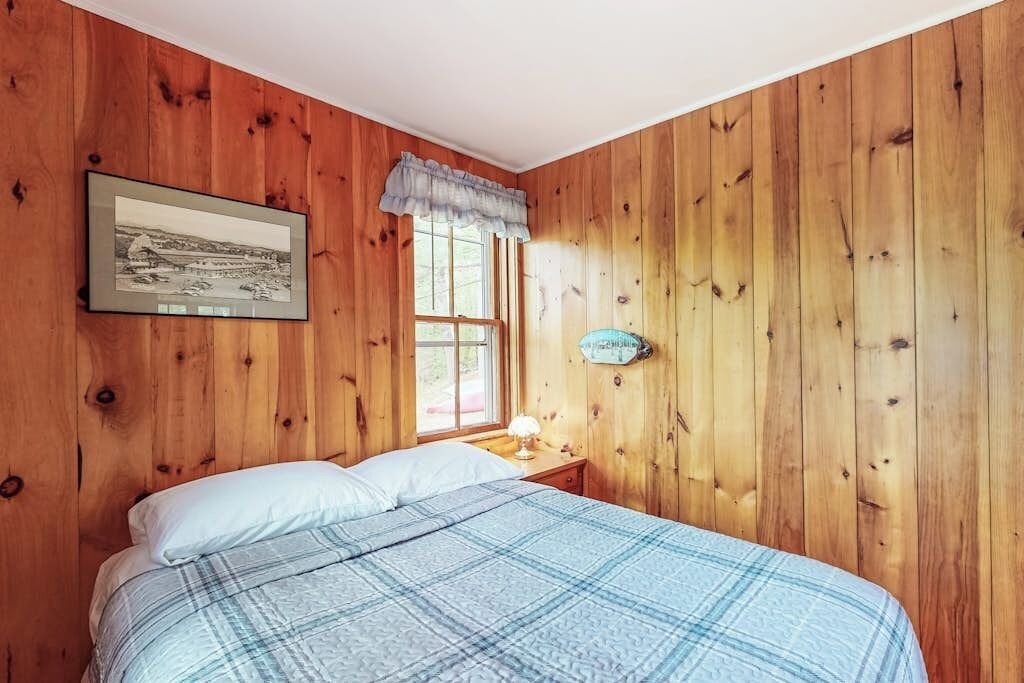Photo of Bedroom in Raymond