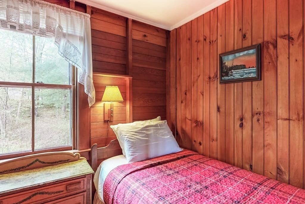 Photo of Bedroom in Raymond