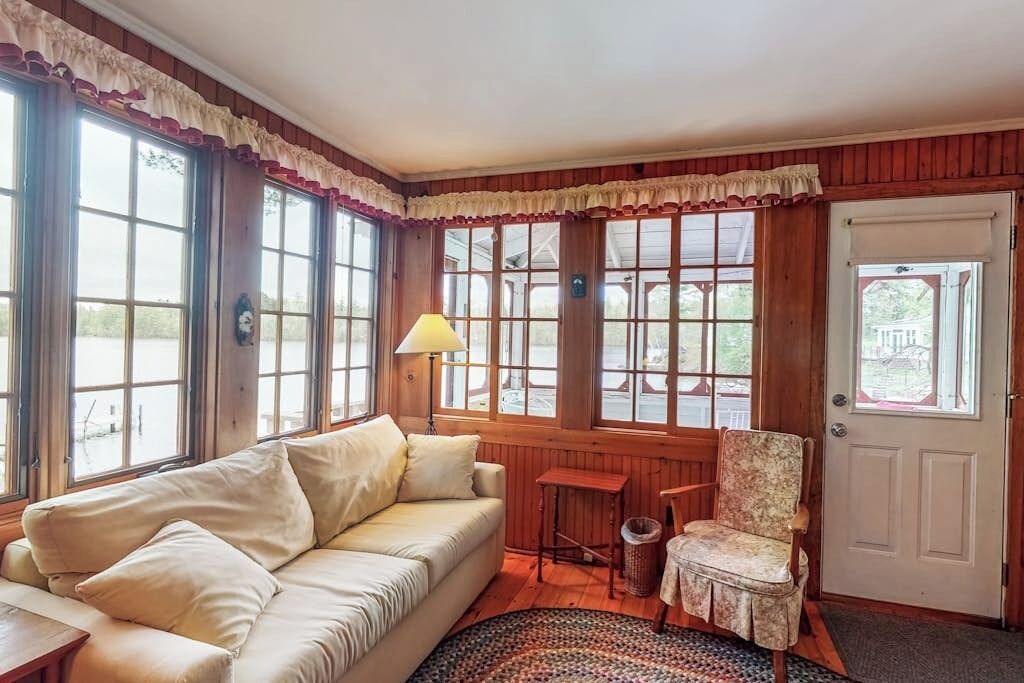 Photo of Livingroom in Raymond