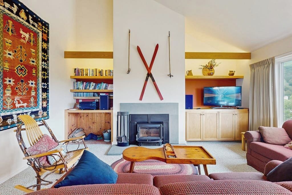 Photo of Livingroom in Warren
