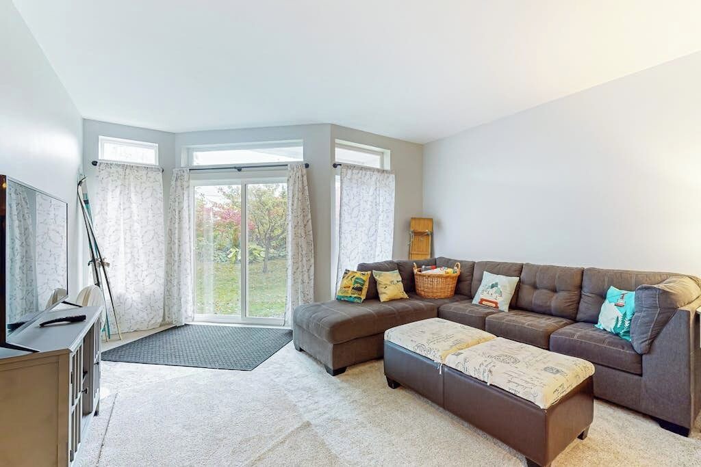 Photo of Livingroom in Warren