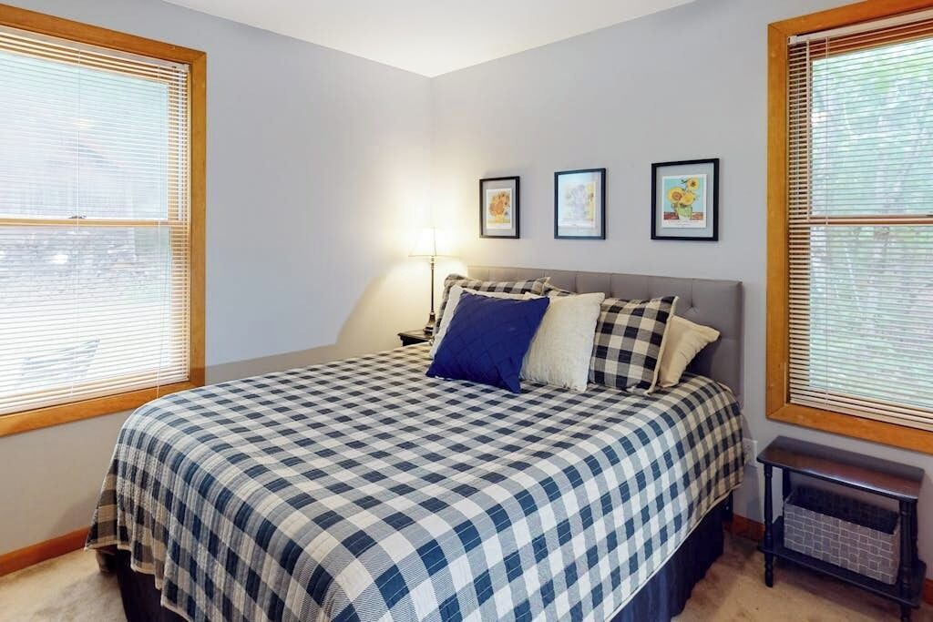 Photo of Bedroom in Weeks Mills