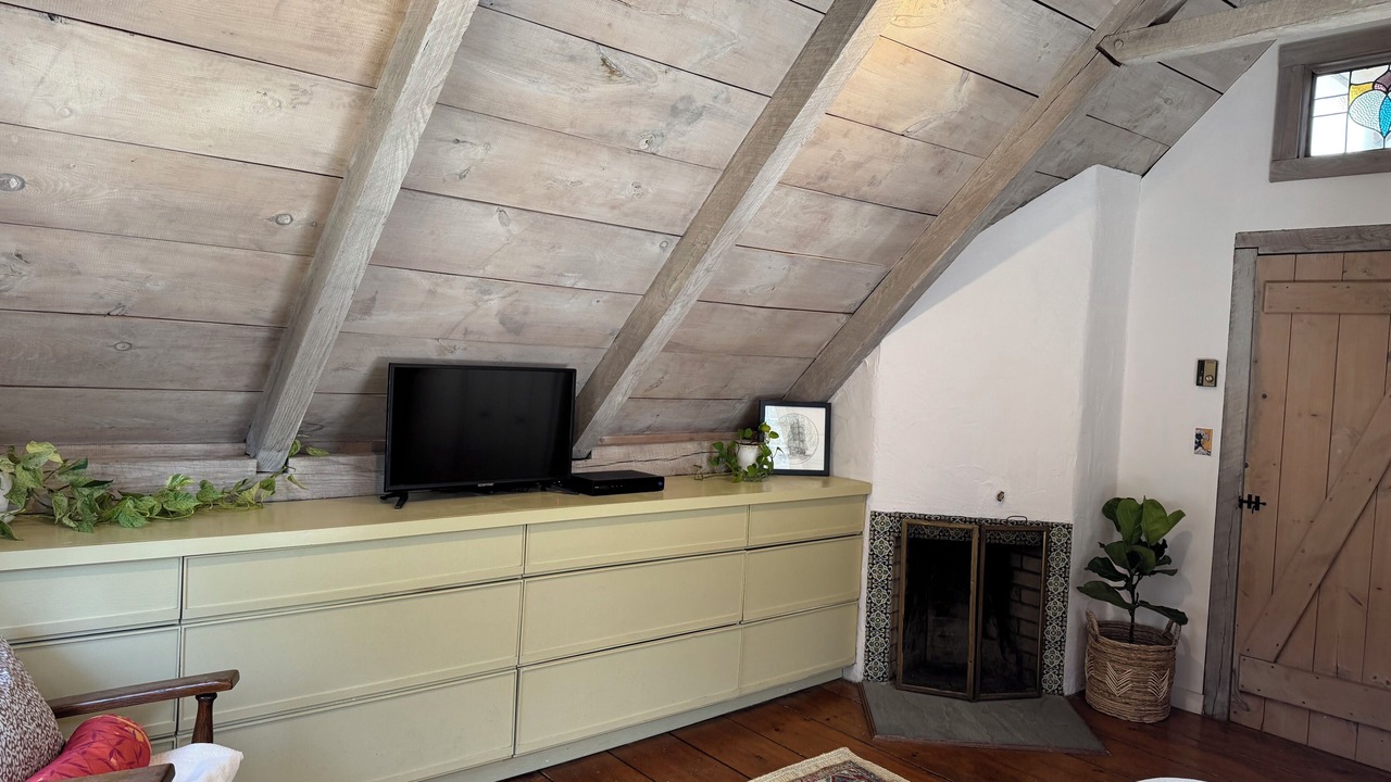 Photo of Bedroom in West Tisbury