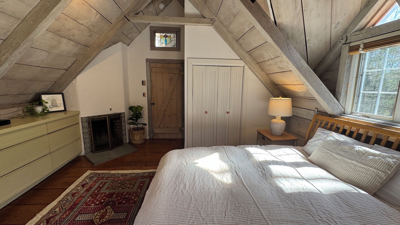 Photo of Bedroom in West Tisbury