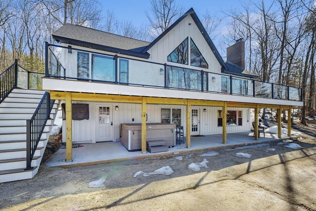 Photo of Outdoor in Gray