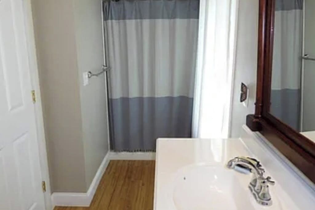 Photo of Bathroom in Gardiner