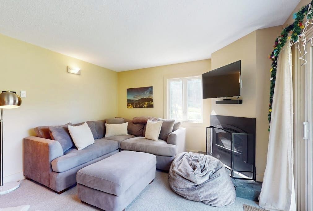 Photo of Livingroom in North Troy