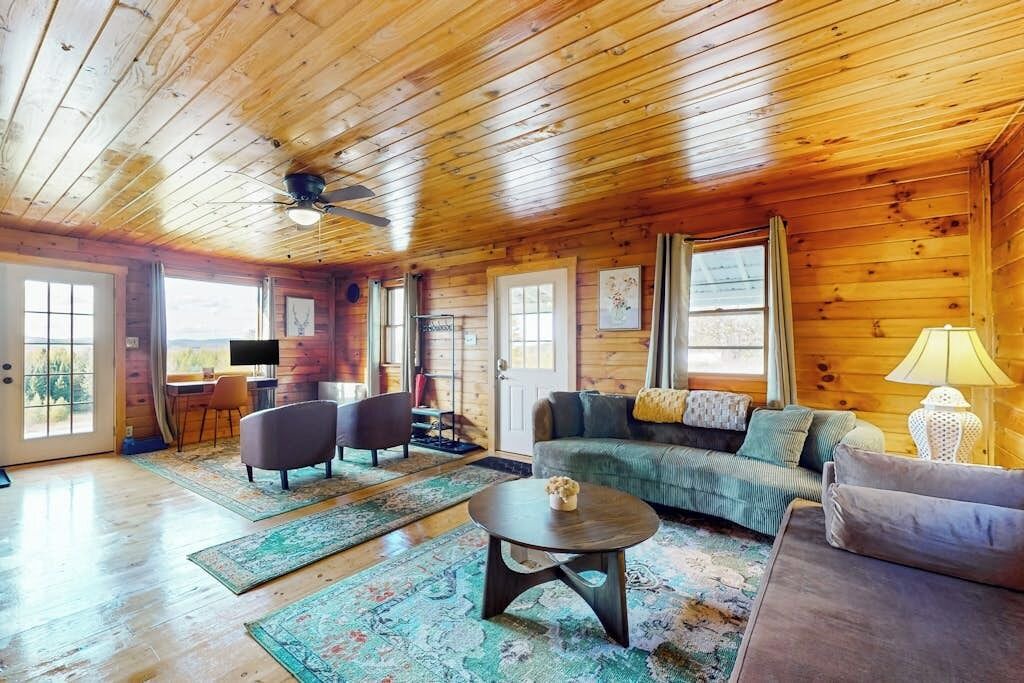 Photo of Livingroom in Glover