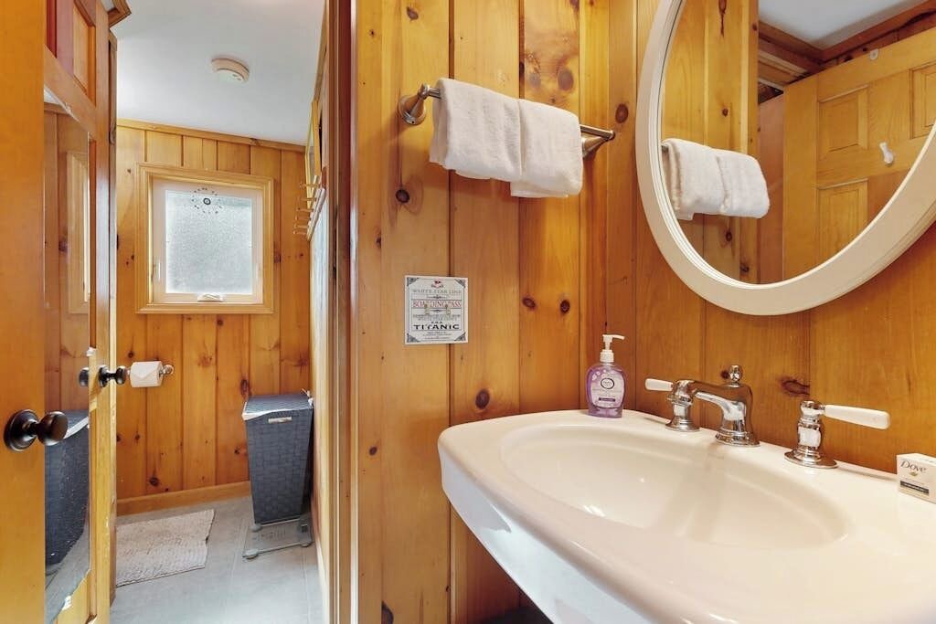 Photo of Bathroom in Malletts Bay