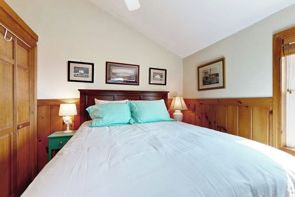 Photo of Bedroom in Malletts Bay
