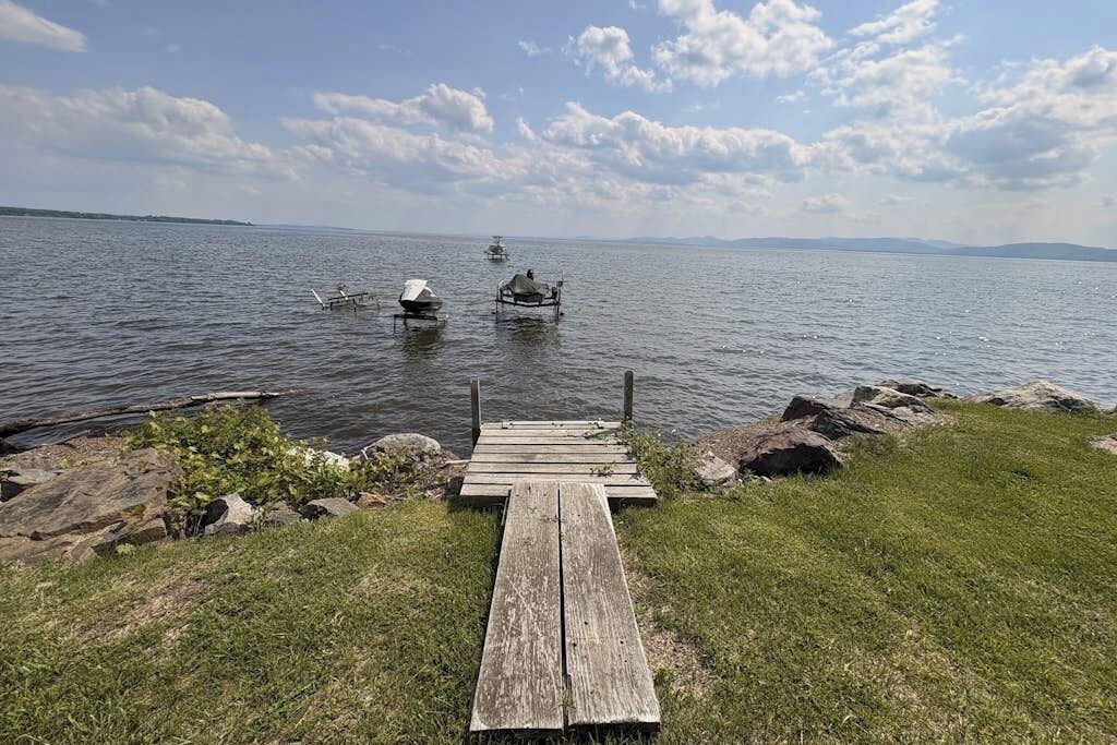 Photo of Others in Malletts Bay