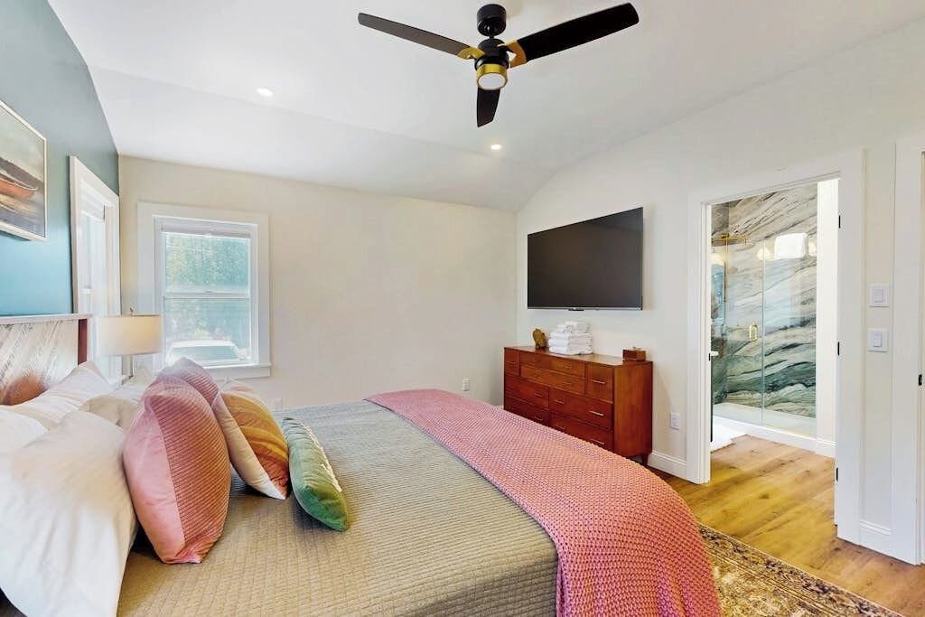 Photo of Bedroom in Malletts Bay