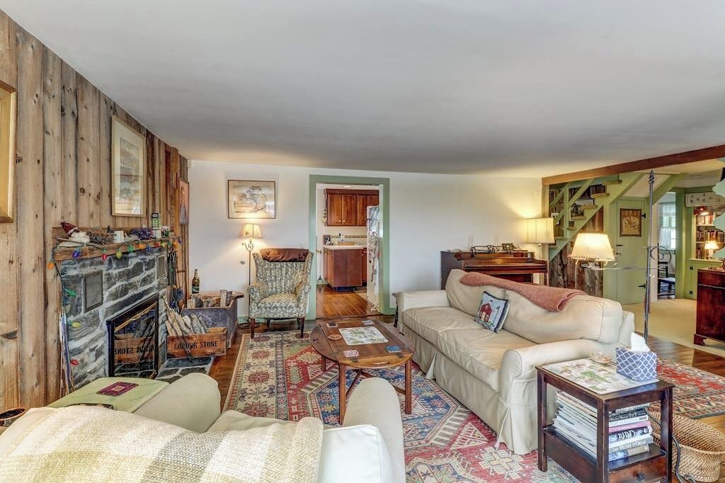 Photo of Livingroom in Belmont