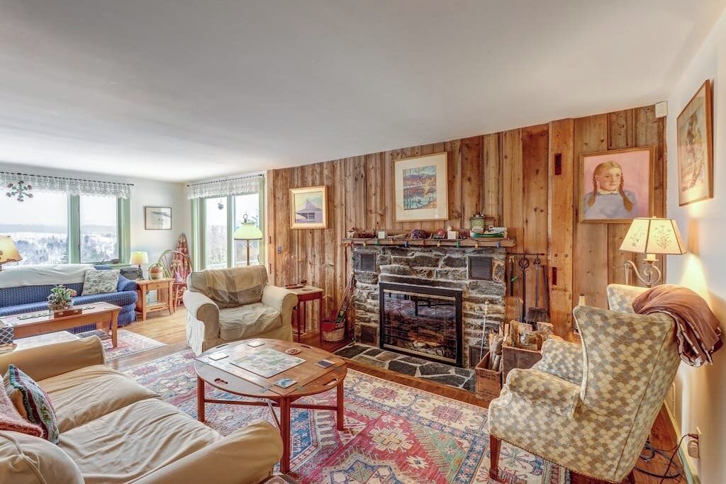 Photo of Livingroom in Belmont