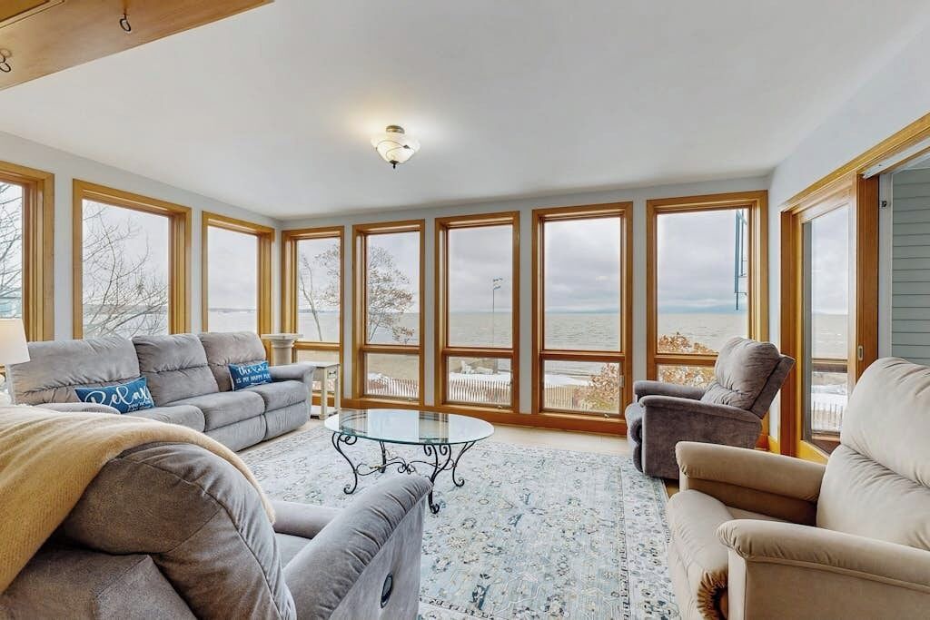 Photo of Livingroom in Malletts Bay