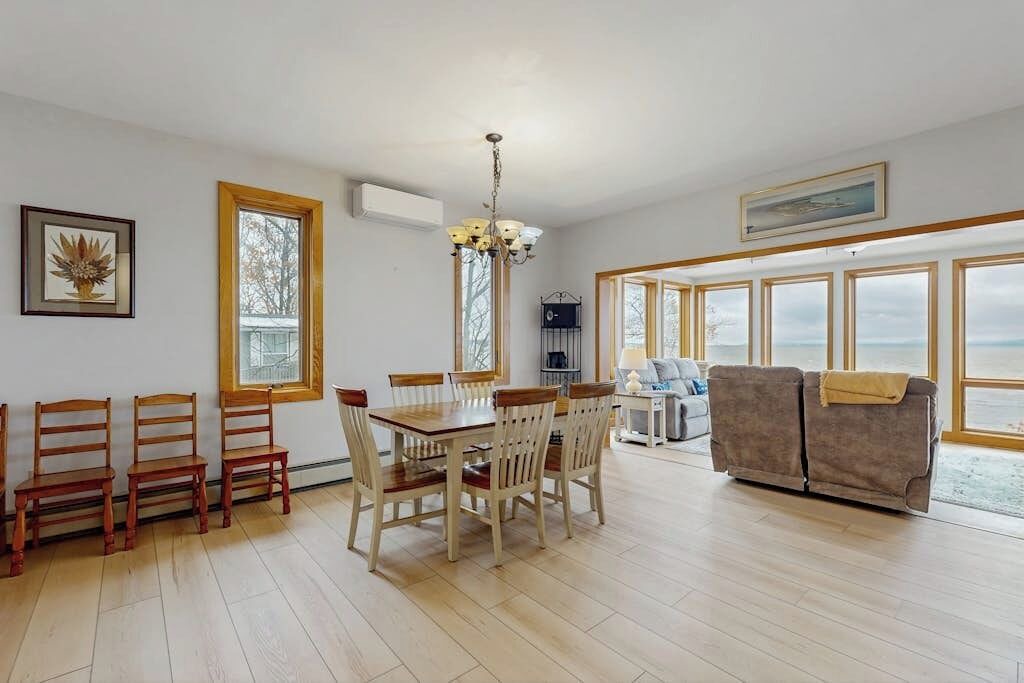 Photo of Livingroom in Malletts Bay