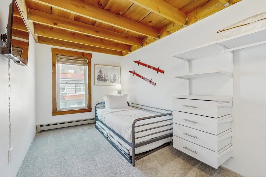 Photo of Bedroom in Proctorsville