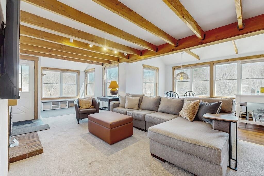 Photo of Livingroom in Proctorsville