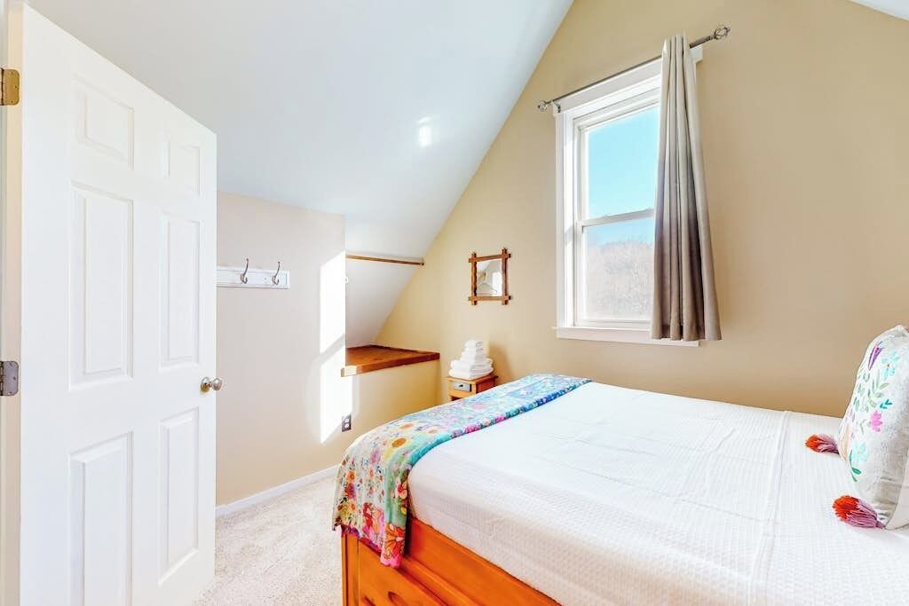 Photo of Bedroom in Proctorsville