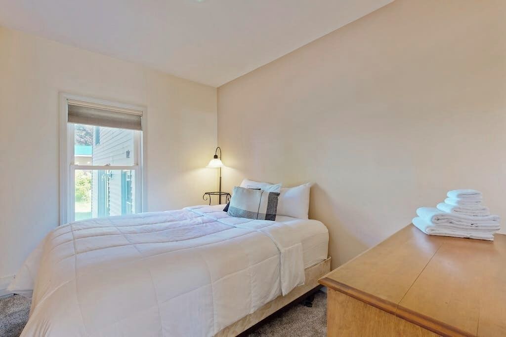 Photo of Bedroom in Proctorsville