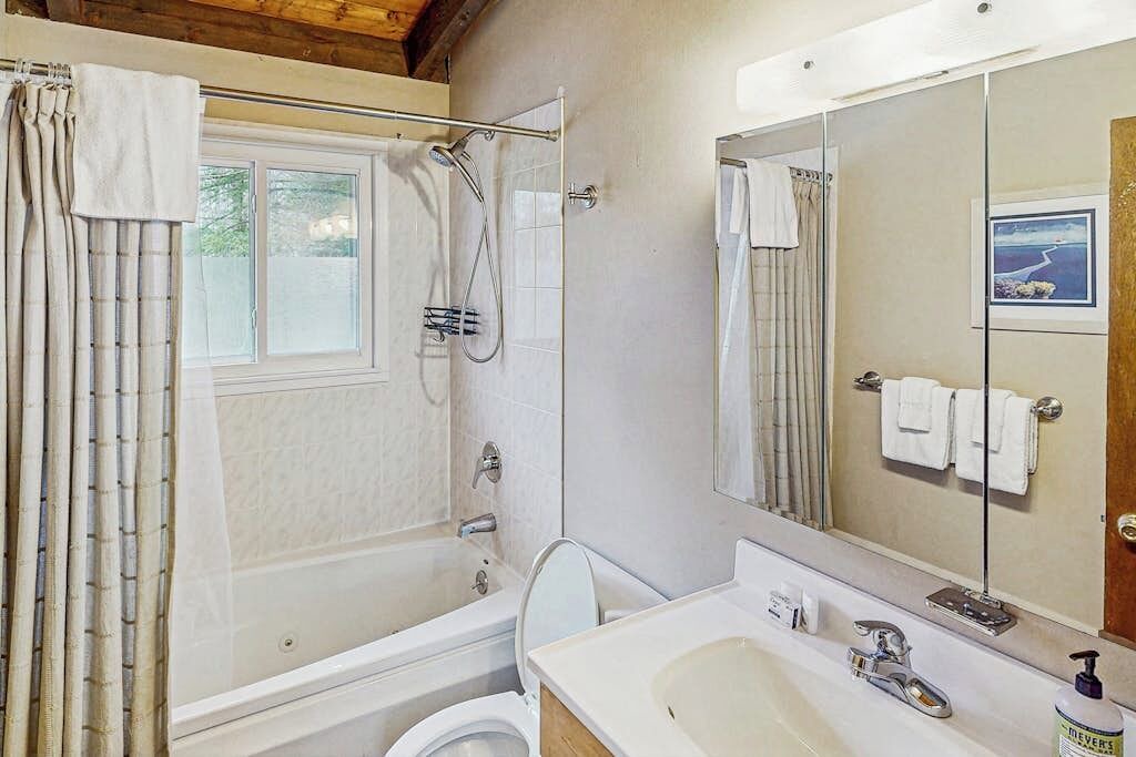 Photo of Bathroom in Wardsboro