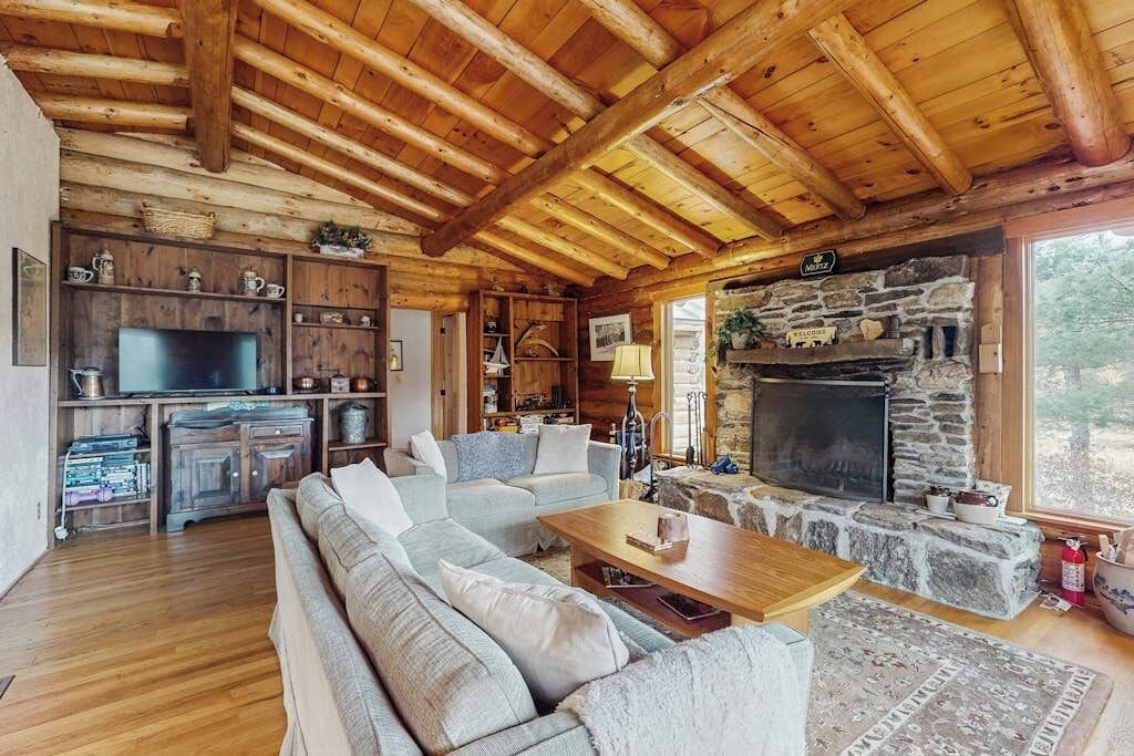 Photo of Livingroom in Weston