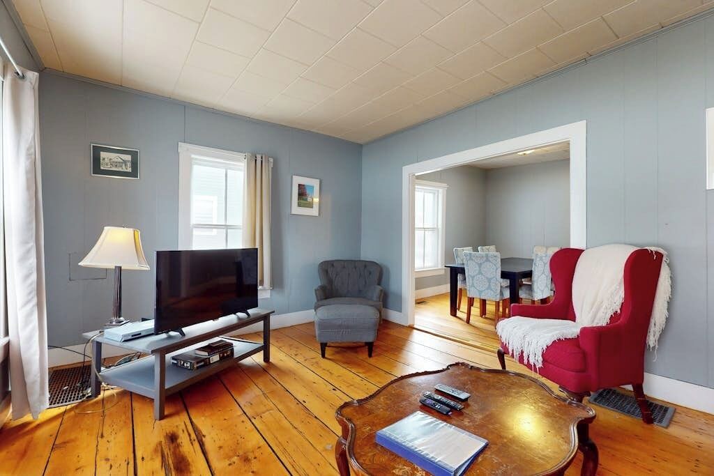 Photo of Livingroom in Weston