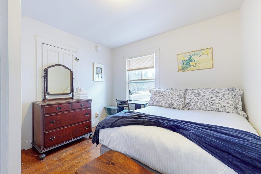 Photo of Bedroom in Weston