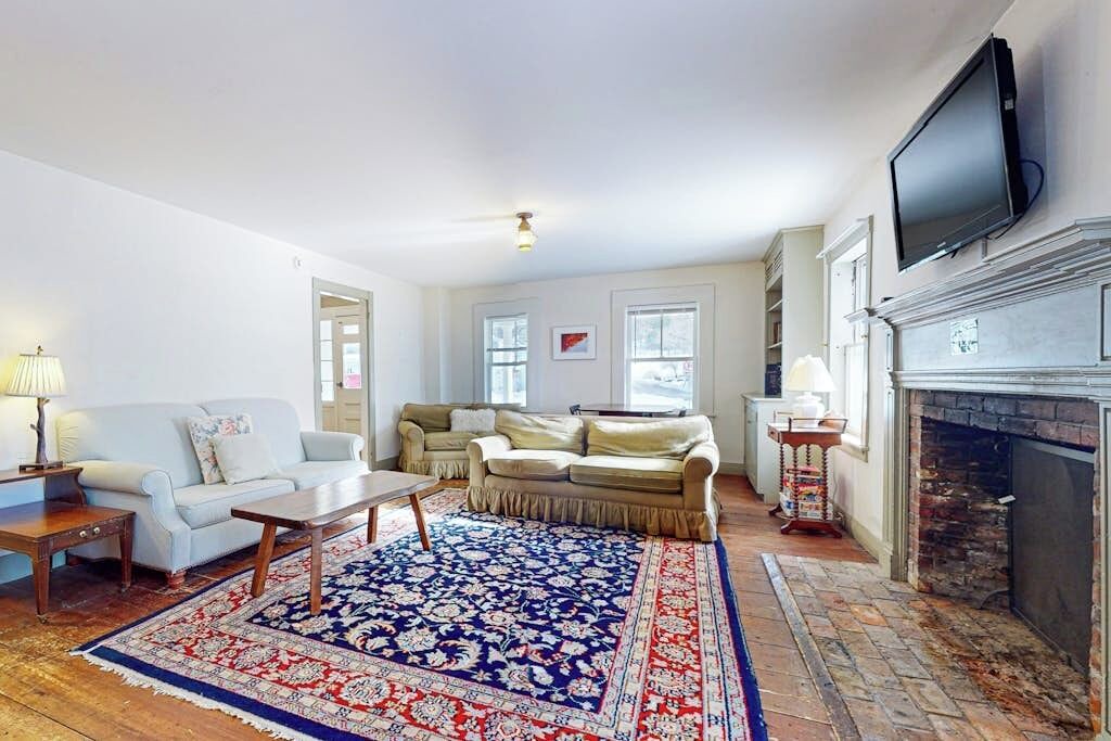 Photo of Livingroom in Weston