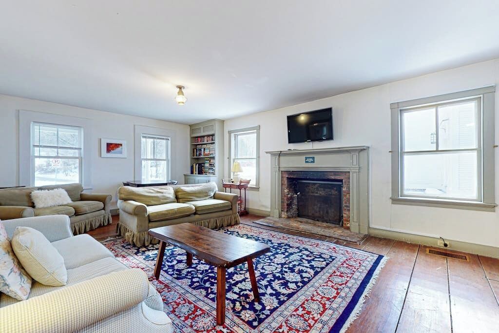 Photo of Livingroom in Weston