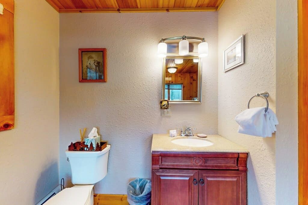 Photo of Bathroom in Jay