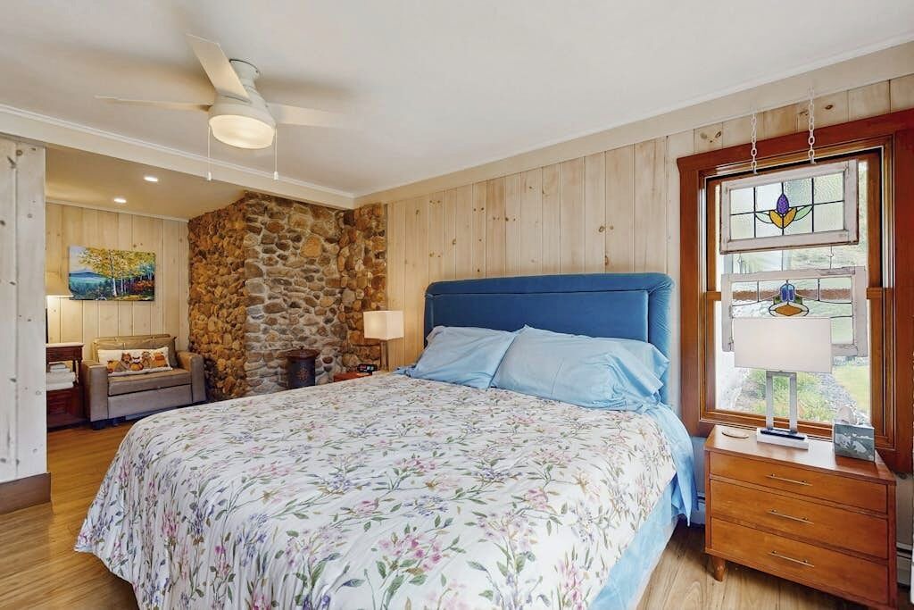 Photo of Bedroom in Isle La Motte