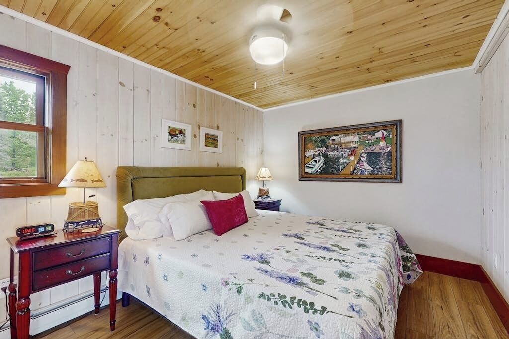 Photo of Bedroom in Isle La Motte