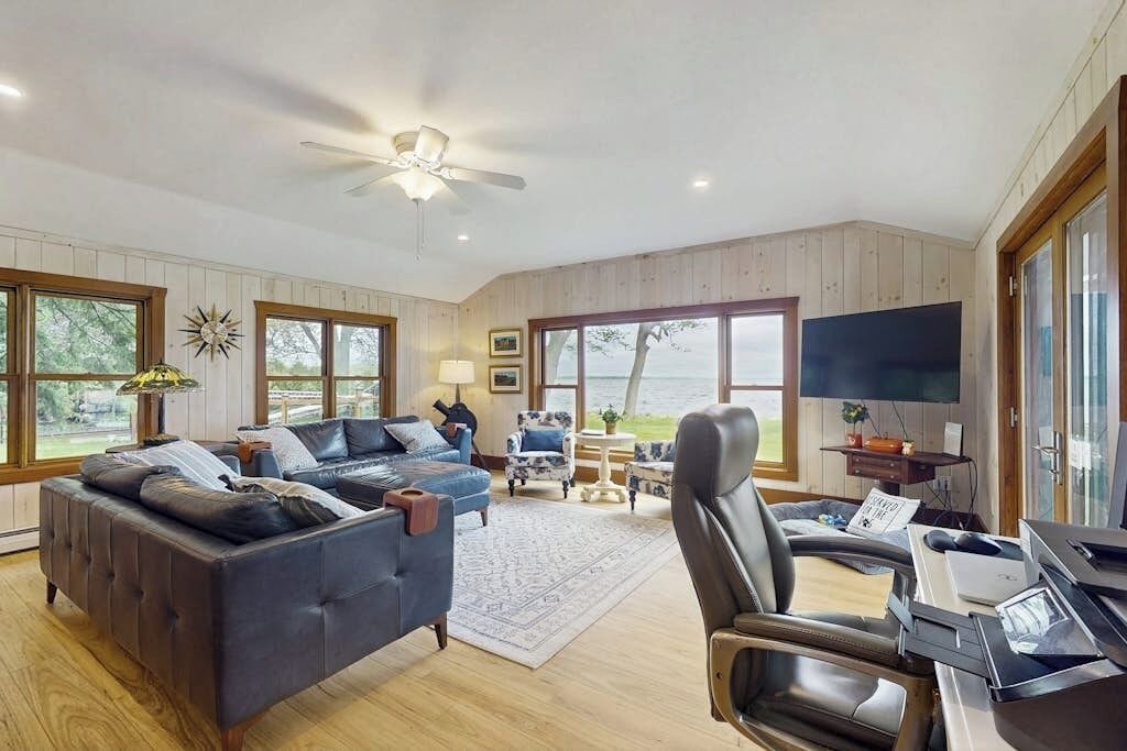 Photo of Livingroom in Isle La Motte