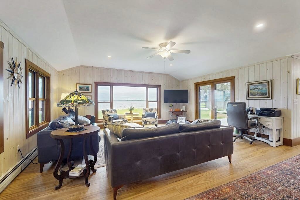 Photo of Livingroom in Isle La Motte