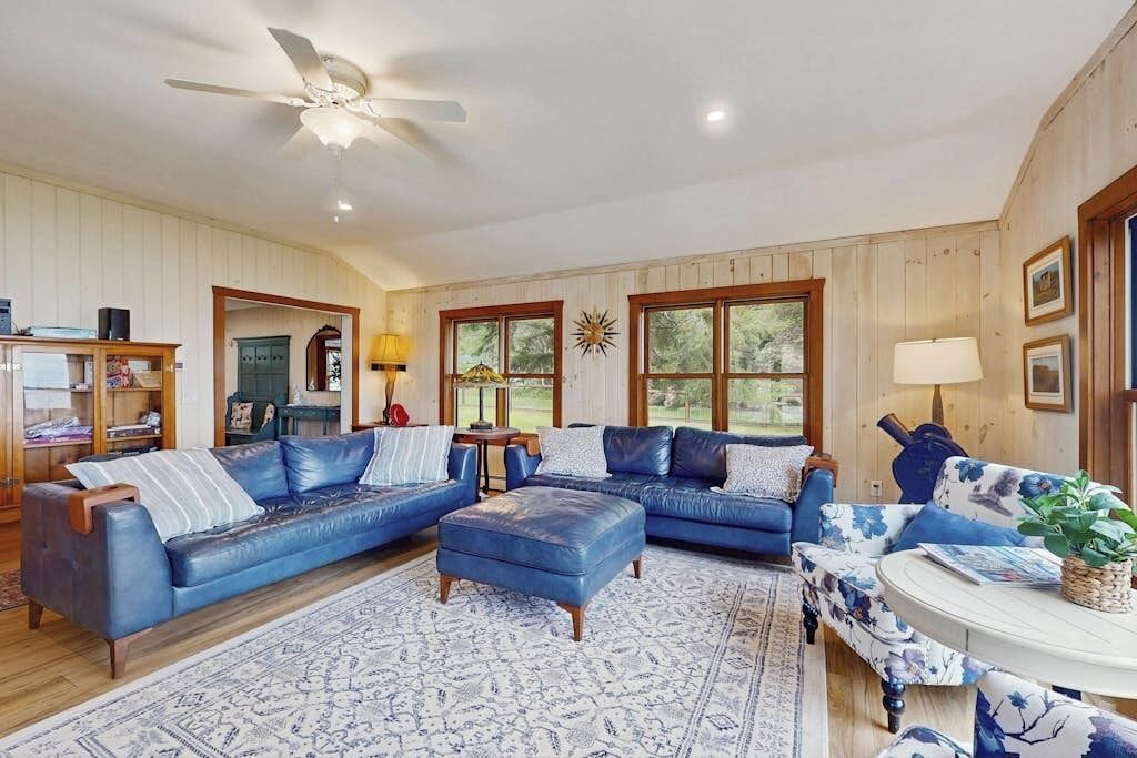 Photo of Livingroom in Isle La Motte