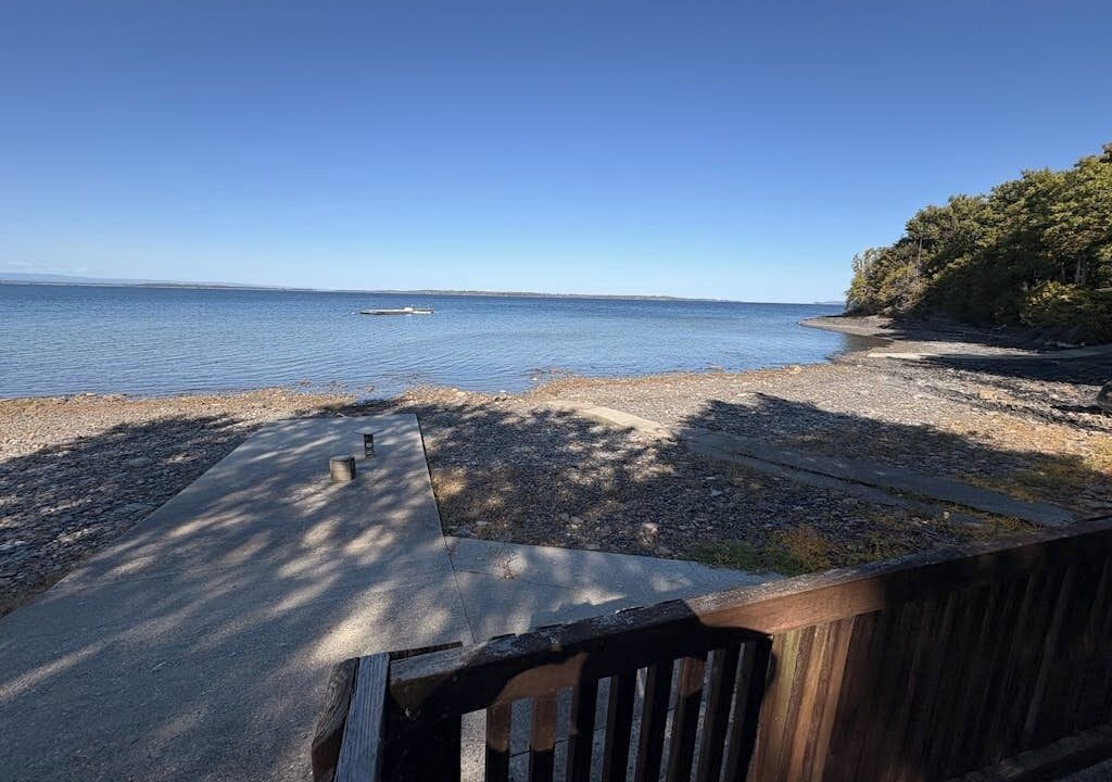 Photo of Others in Malletts Bay