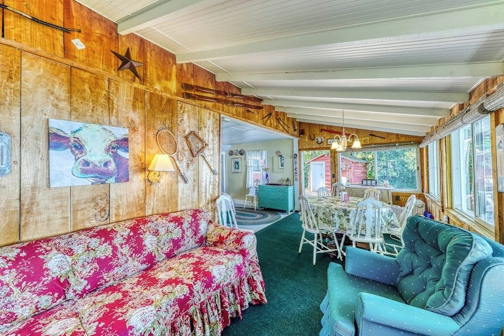 Photo of Livingroom in Grand Isle