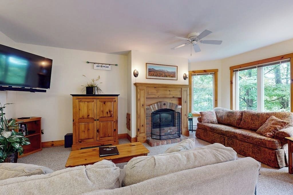 Photo of Livingroom in North Troy