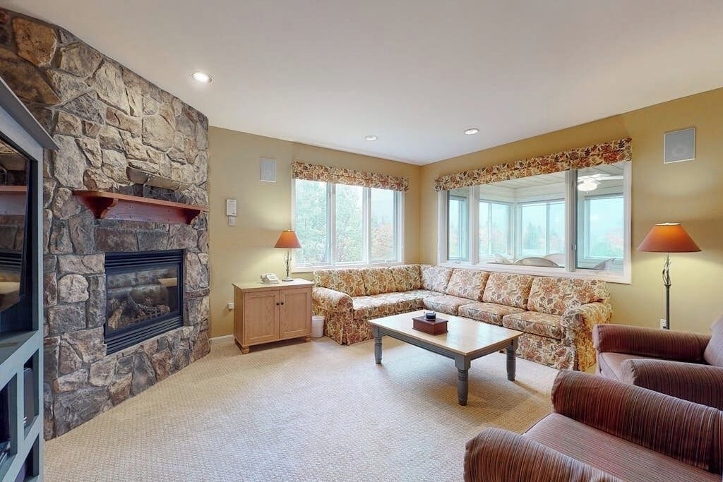 Photo of Livingroom in Jeffersonville