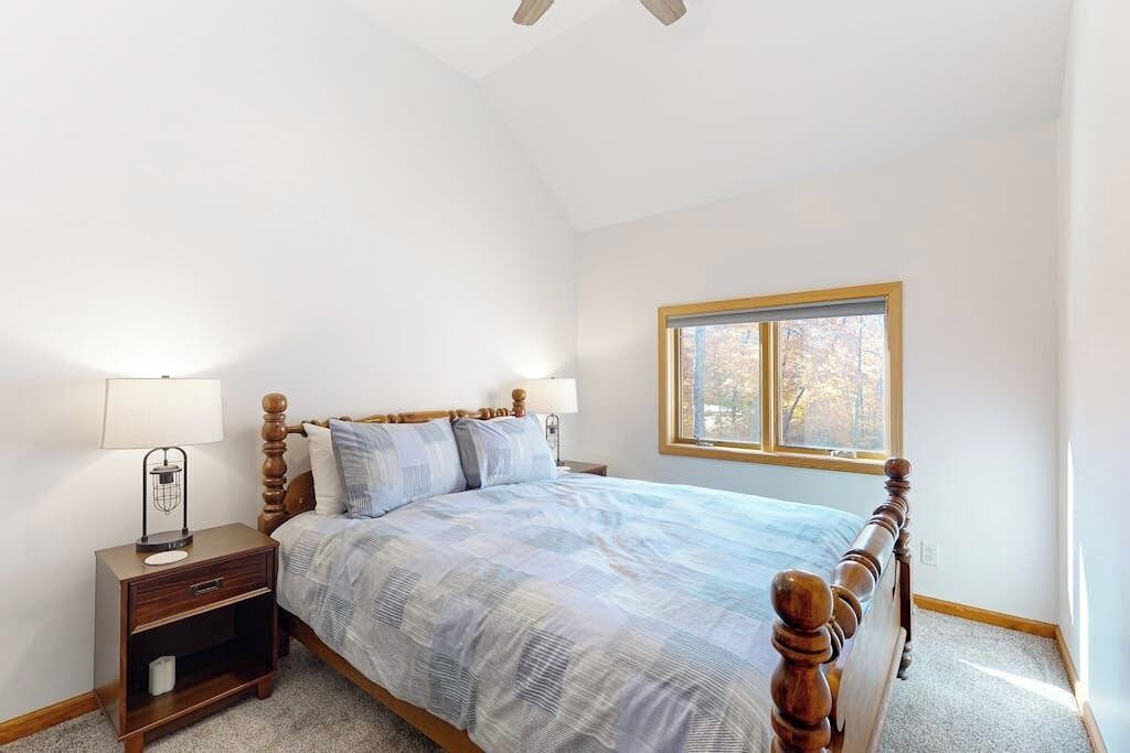 Photo of Bedroom in Mountain Acres