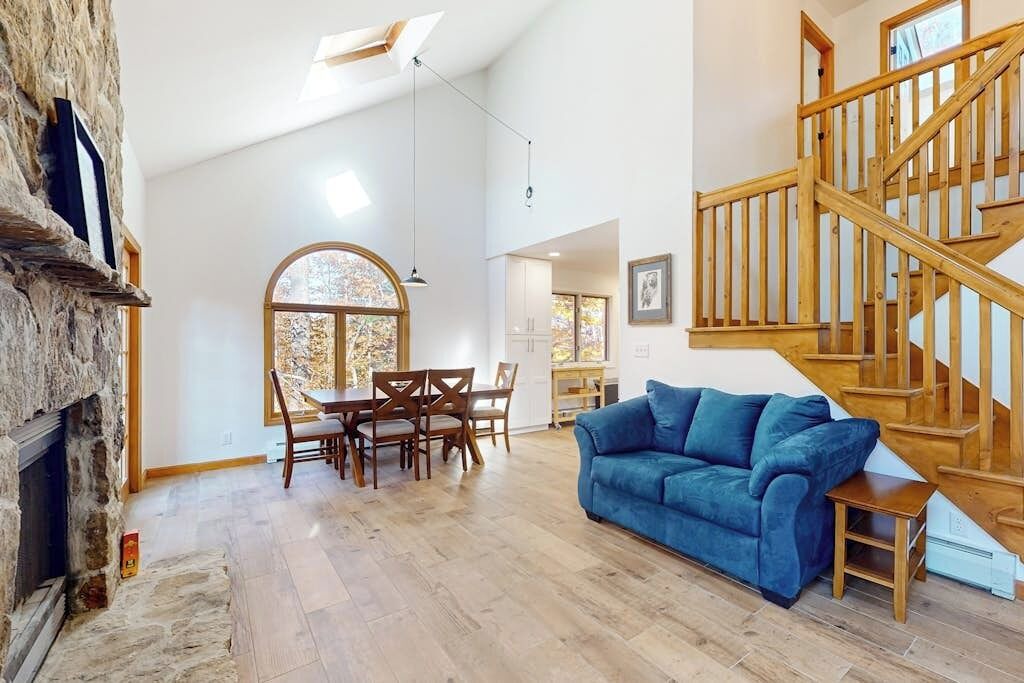Photo of Livingroom in Mountain Acres
