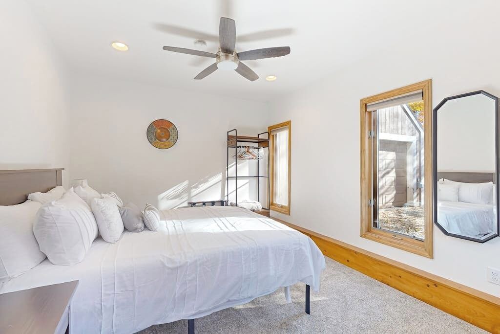 Photo of Bedroom in Mountain Acres