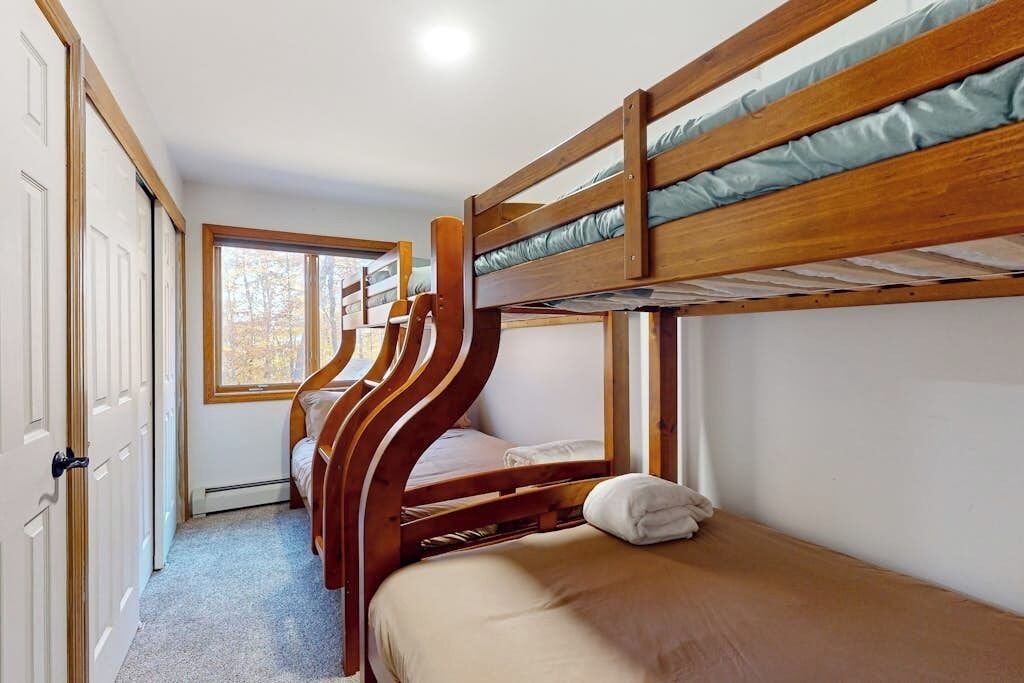 Photo of Bedroom in Mountain Acres