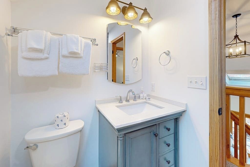 Photo of Bathroom in Mountain Acres