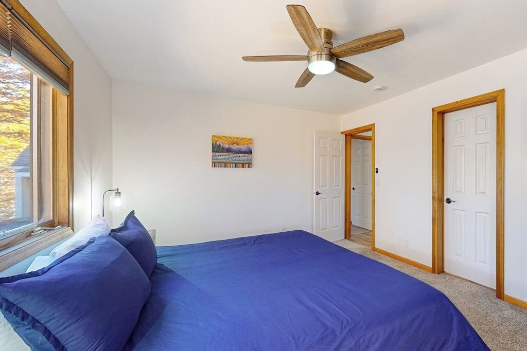 Photo of Bedroom in Mountain Acres