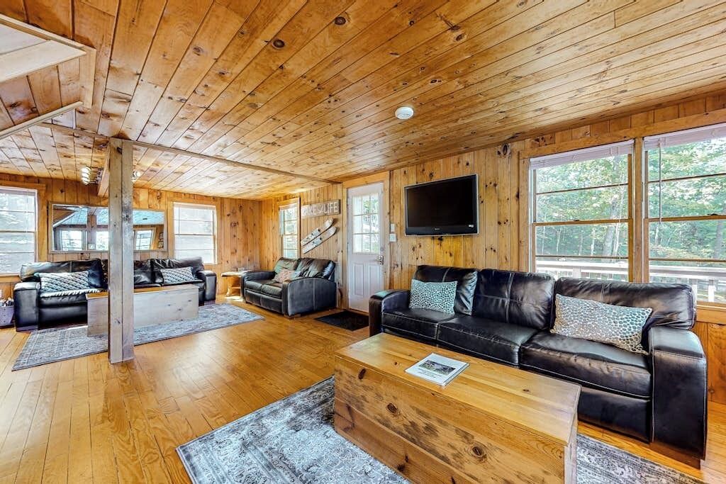 Photo of Livingroom in Pine River Pond